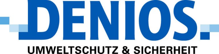 Das Logo der Denios AG zeigt den Firmennamen DENIOS groß in blauer Schrift. Darunter steht kleiner in schwarz Umweltschutz & Sicherheit.