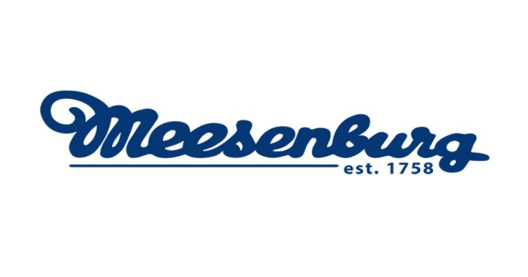Das Logo der Meesenburg KG zeigt den Firmennamen meesenburg in der Mitte des Logos. Darunter steht ebenfalls in Blau: est. 1758. Das Logo dient unterstützend der Veranschaulichung/ Präsentation des Unternehmens auf der Anbieterseite alle-ausbildungsstellen.de für Ausbildungsstellen.